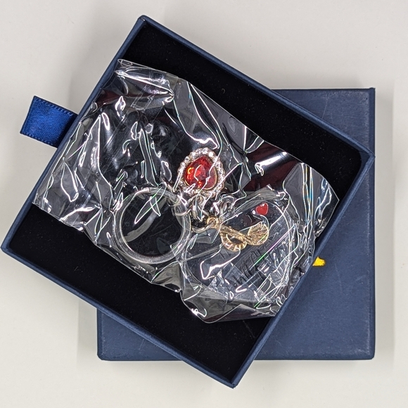 Melix Home I ❤️ T.S. Swiftie Keychain - Picture 7 of 7